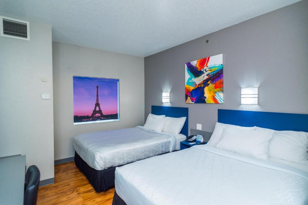 Standard Queen Room with Two Queen Beds - Non Smoking interior